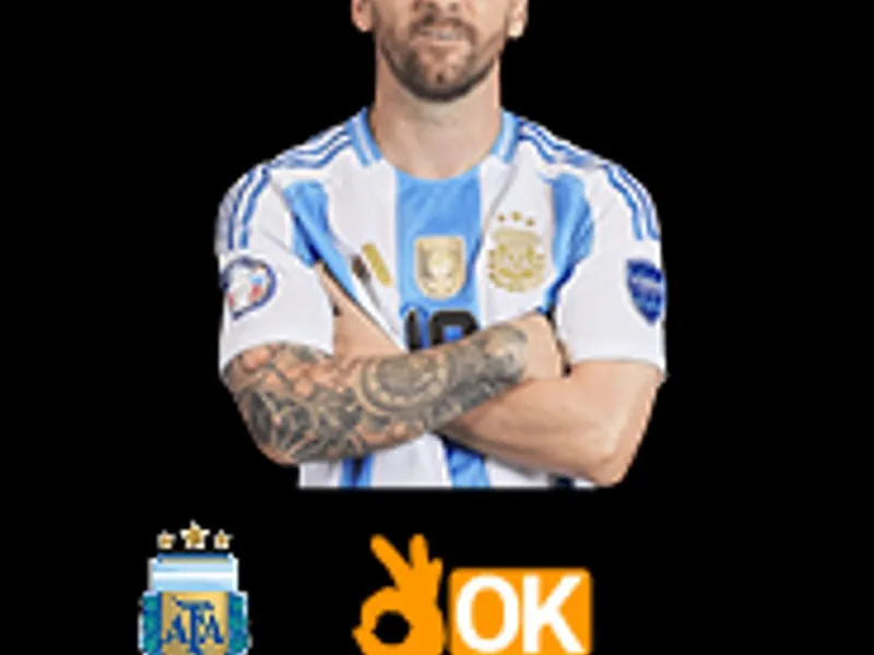 Quả bóng đá trên sân cỏ xanh